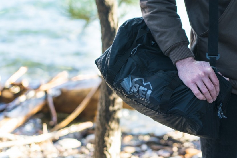 rei stuff travel duffel - the rei stuff travel duffel has a single removable messenger-style...