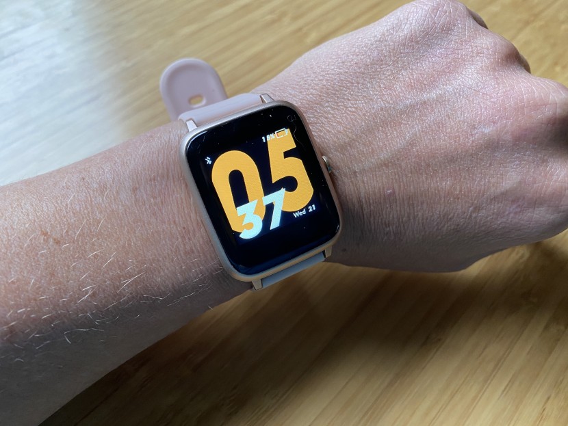 letscom smart watch - the letscom has a pretty sleek design with a simple touch screen. it...