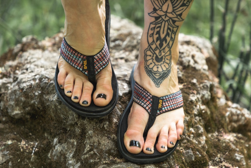 teva voya flip - the teva voya offers support and comfort through a contoured foam...