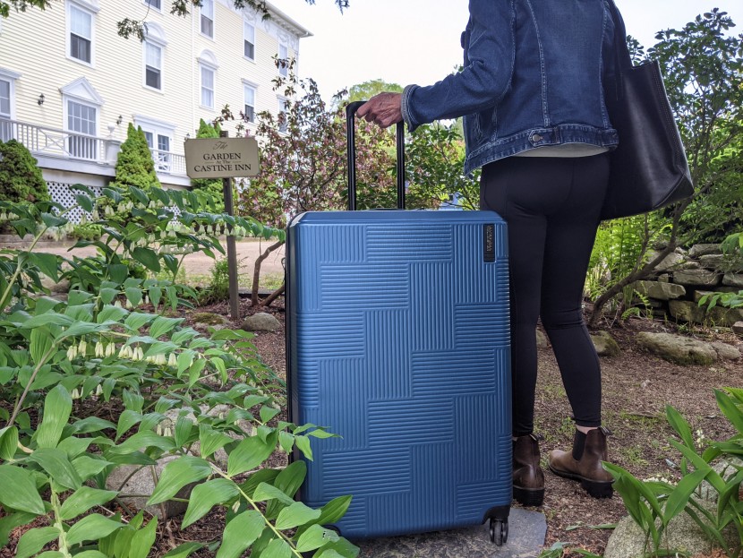 american tourister stratum xlt 28" - the telescoping handle wiggles a little more than we'd like but it...