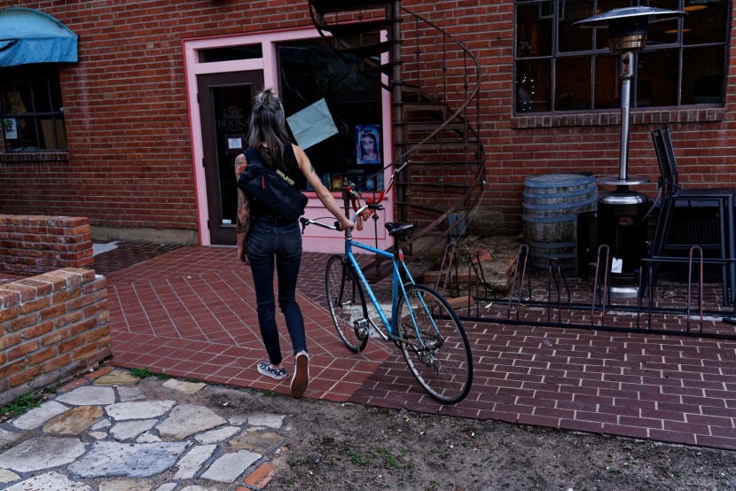 messenger bag - the utilitarian nature of messenger bags doesn't mean that you need...