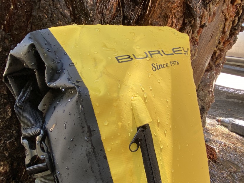 the 500-denier tarpaulin material is durable and waterproof.