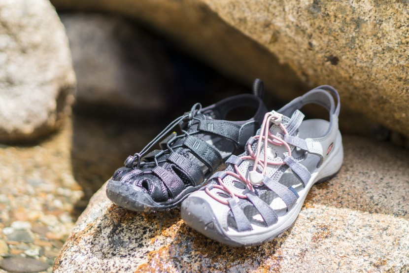 keen astoria west - the astoria west next to its less bulky cousin, the clearwater cnx.