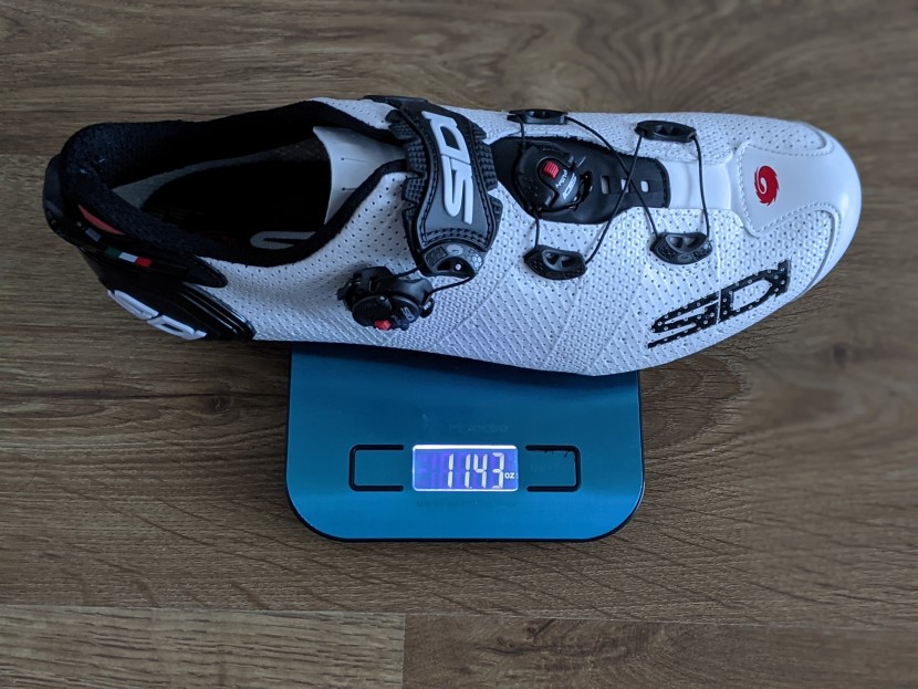 sidi wire 2 air vent carbon - 22.9 ounces for a pair of men's 45. not terrible, but a good deal...