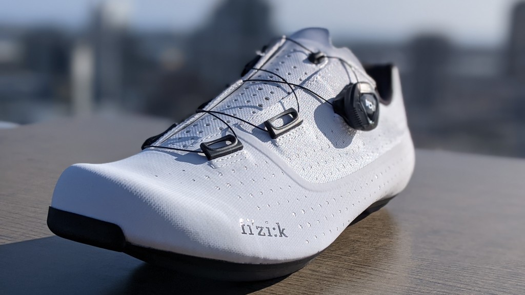 fizik tempo overcurve r4 - the tempo overcurve r4 isn't a perfect shoe, but it's a workhorse...
