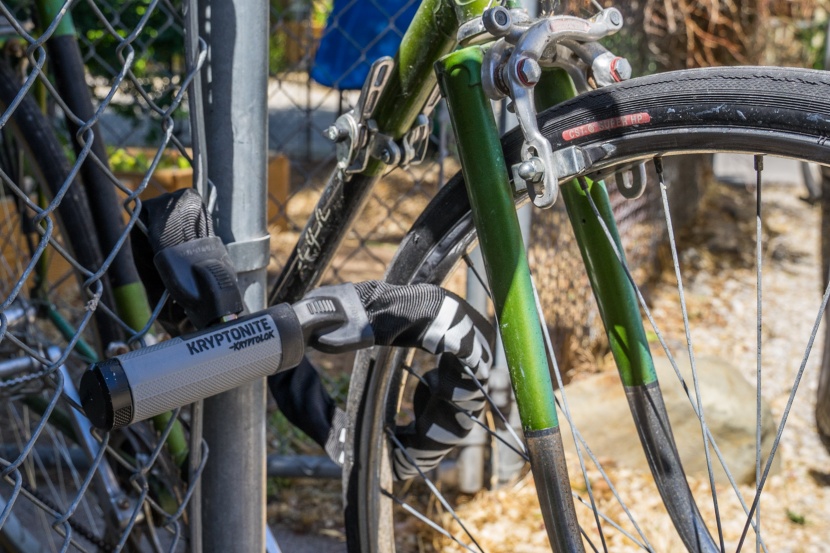 kryptonite kryptolok 990 combo - this chain lock easily accommodates the frame, the front tire, and a...