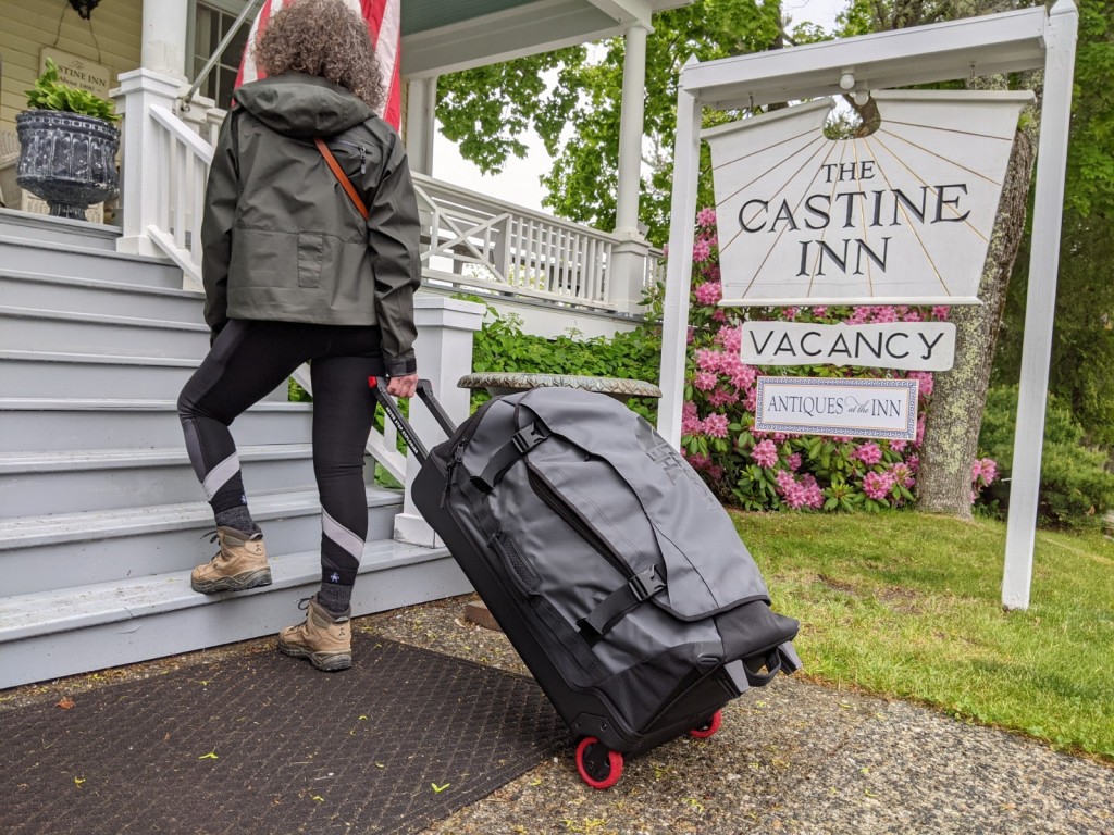 the north face rolling thunder 30" - the rolling thunder will take you from quaint inn tours to...