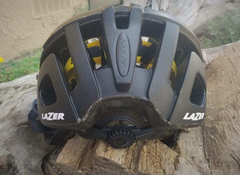 the large micro adjustment dial is very easy to find and use.