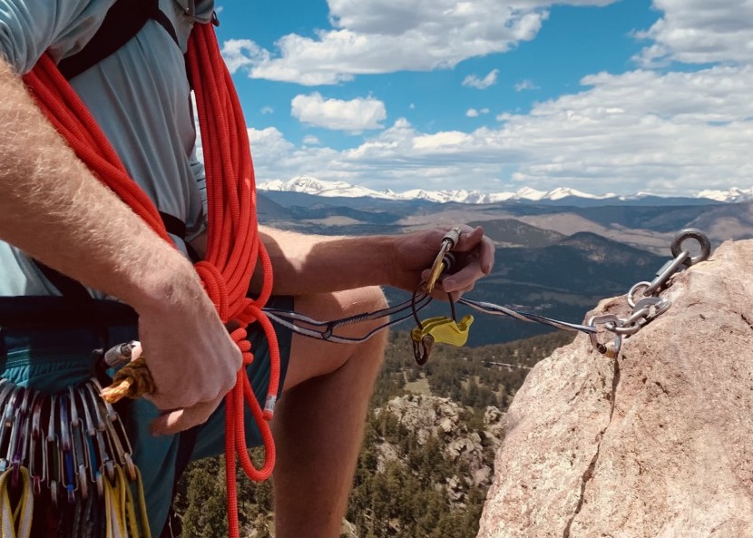 dmm pivot - the dmm pivot is relatively low-bulk, and weighs less than some...