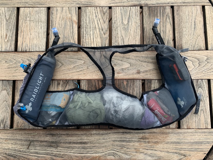 raidlight revolutiv 3l v2 - despite only 3l of carrying capacity, we fit an entire race kit in...