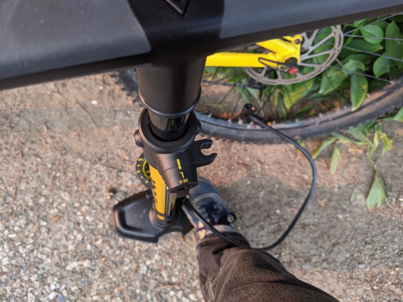 topeak joeblow sport 2stage - this pump isn't the most stable in the test. it has a lot of support...