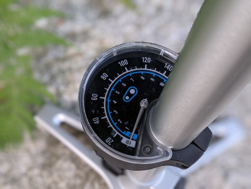 crankbrothers sterling - the gauge is pretty easy to read but it only marks every 5 psi...