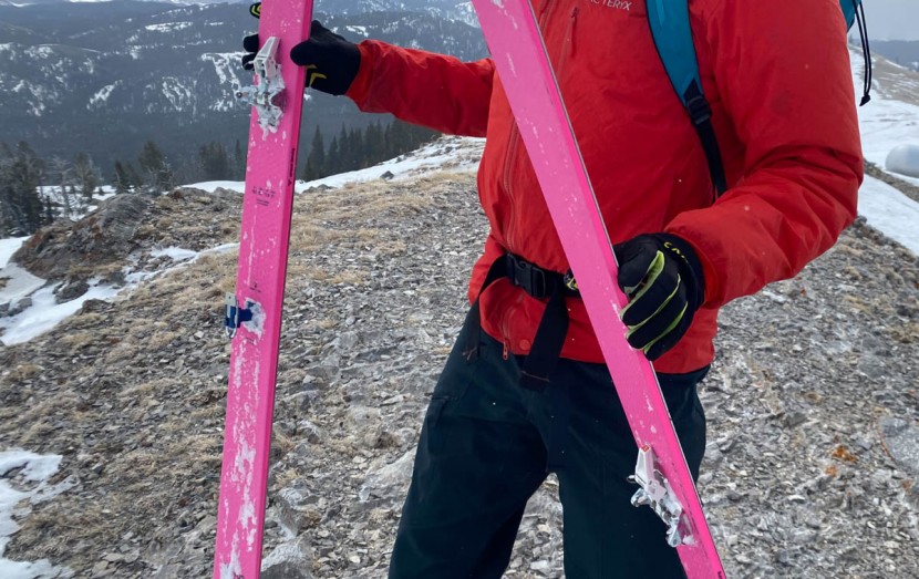 dynafit tlt expedition - robust skis and tiny bindings are a better way to reach efficiency...