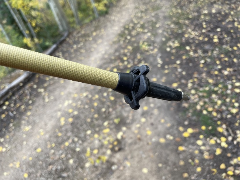 ultimate direction fk ultra poles - the fk carbons feature an aramid sheath wrap around the lower part...