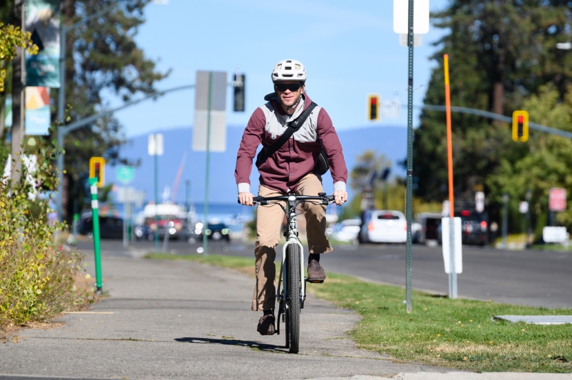 rad power radmission - with a 504wh battery, the radmission has a pretty good range that...