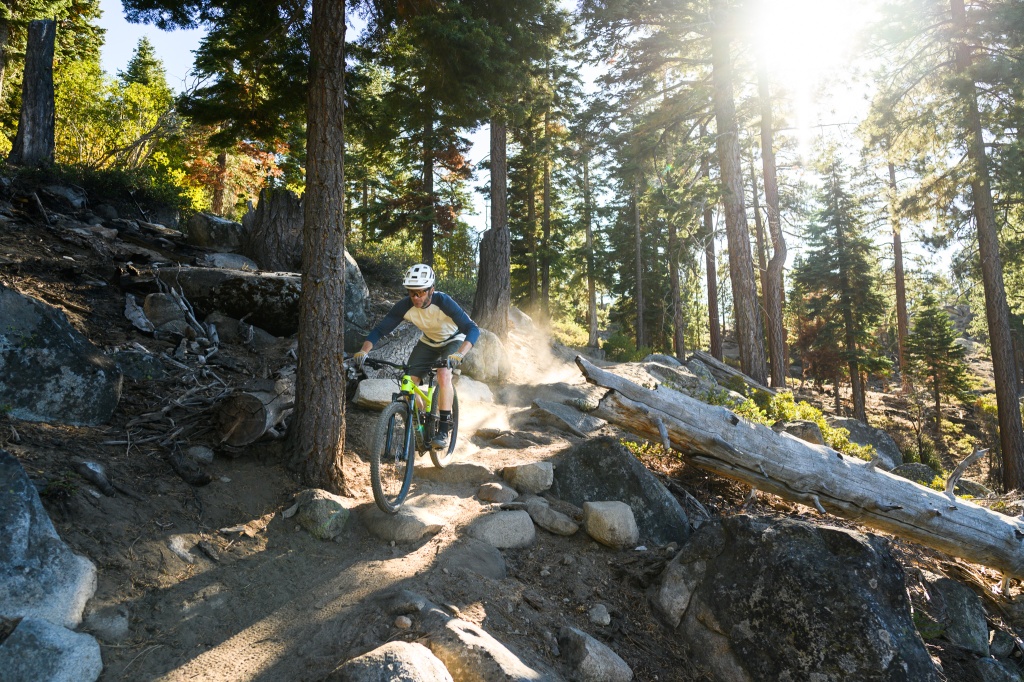 polygon siskiu d7 - the siskiu d7 excels on smooth, flowy trails and can handle...