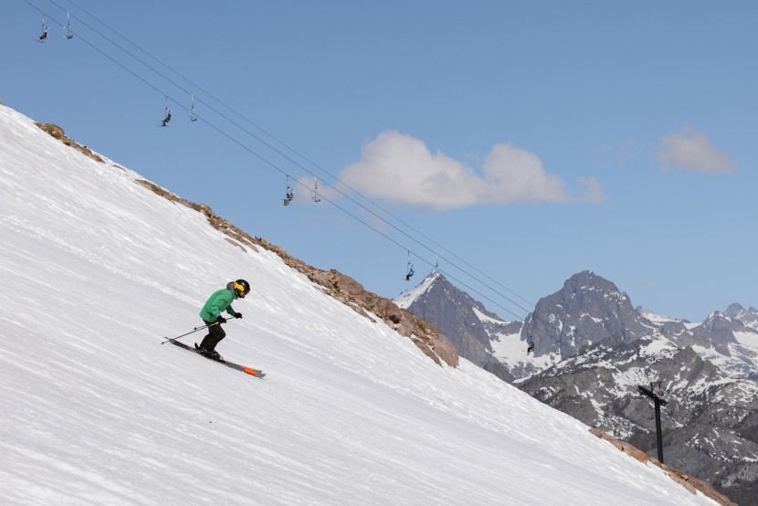 k2 mindbender 90ti - skiing down steep, firm groomers on a day like this is a breeze on...