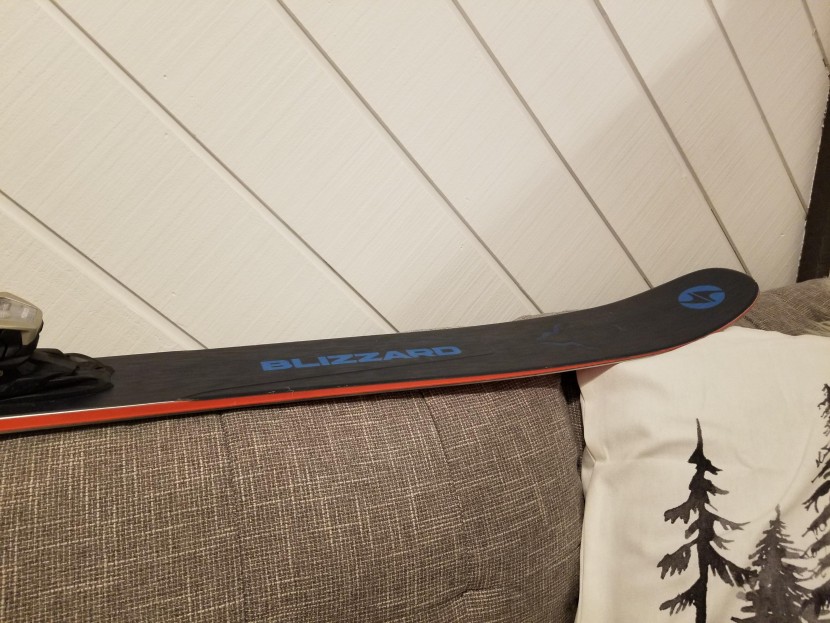 blizzard rustler 10 - with an abs sidewall that tapers up from the rocker points at the...