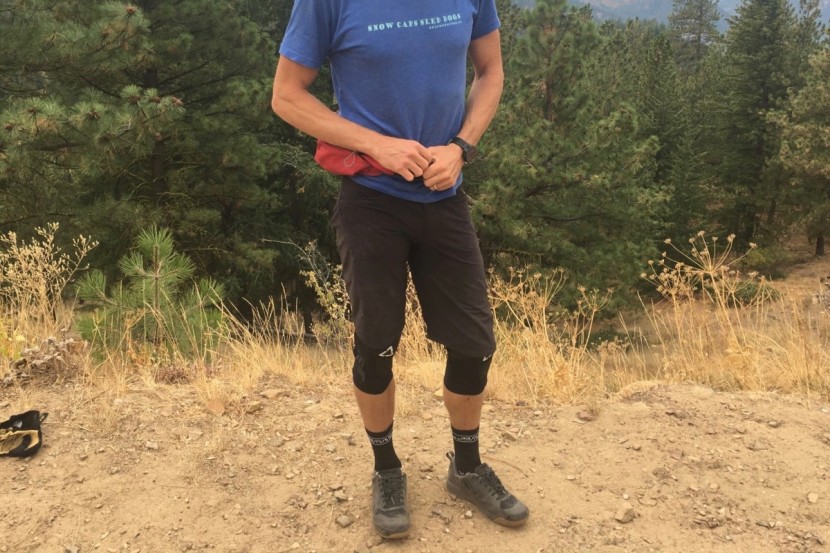 mountain bike knee pads - the airfex hybrid have a slim, low-profile look and a super...