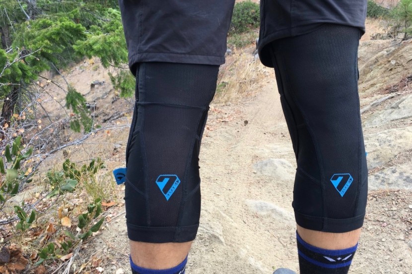 7idp sam hill - yes, the sleeve is long and the front of the pads are quite armored...