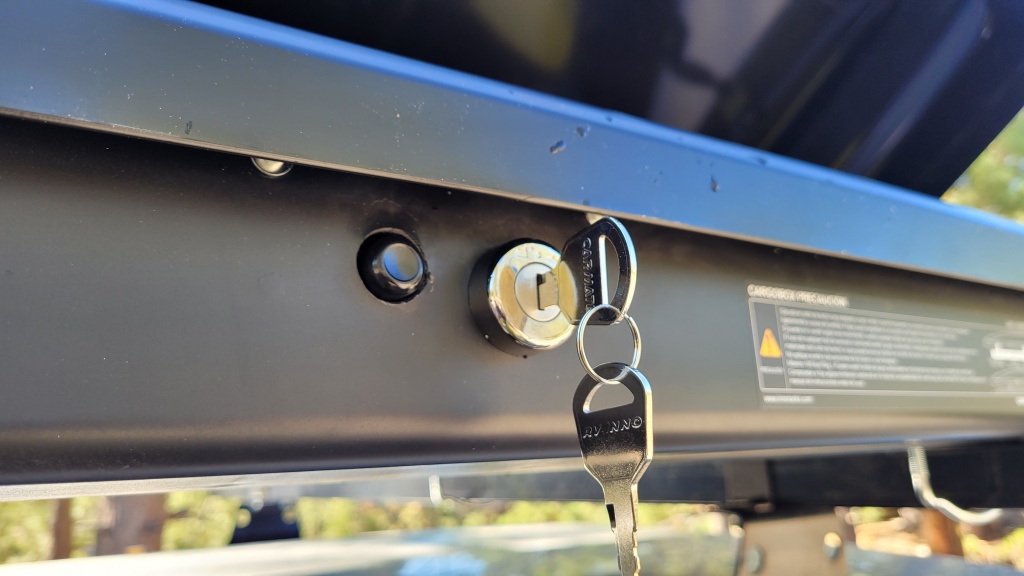 inno racks shadow 16 - the shadow 16 seems as secure as any cargo box to us.