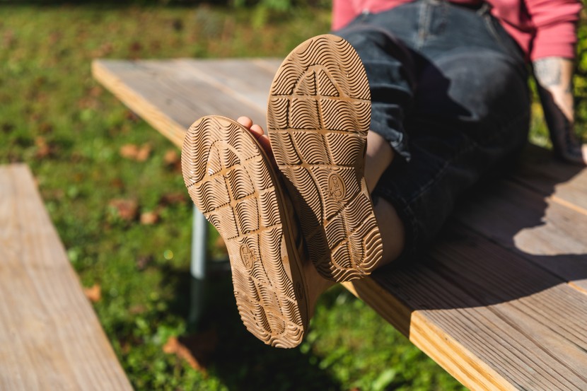 chaco classic leather flip for women - we love these classy and comfortable flips.