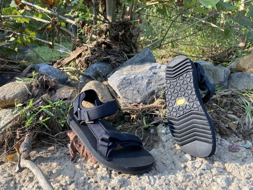 teva universal trail - the directional tread featured on the sole helps you move uphill or...