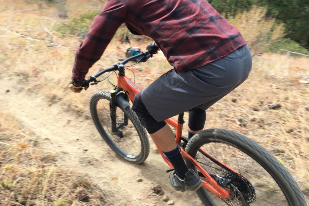 specialized trail short - these shorts have a good fit and the material is comfortable for any...