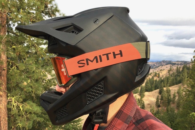 fox rampage pro carbon mips - after hours and hours of testing, the finish on the carbon frame...