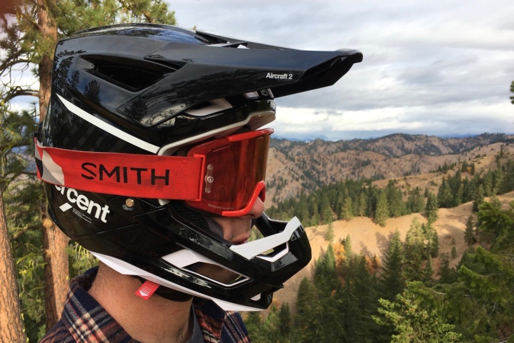 100% aircraft 2 - the aircraft 2 is a full-on dh helmet with excellent ventilation.