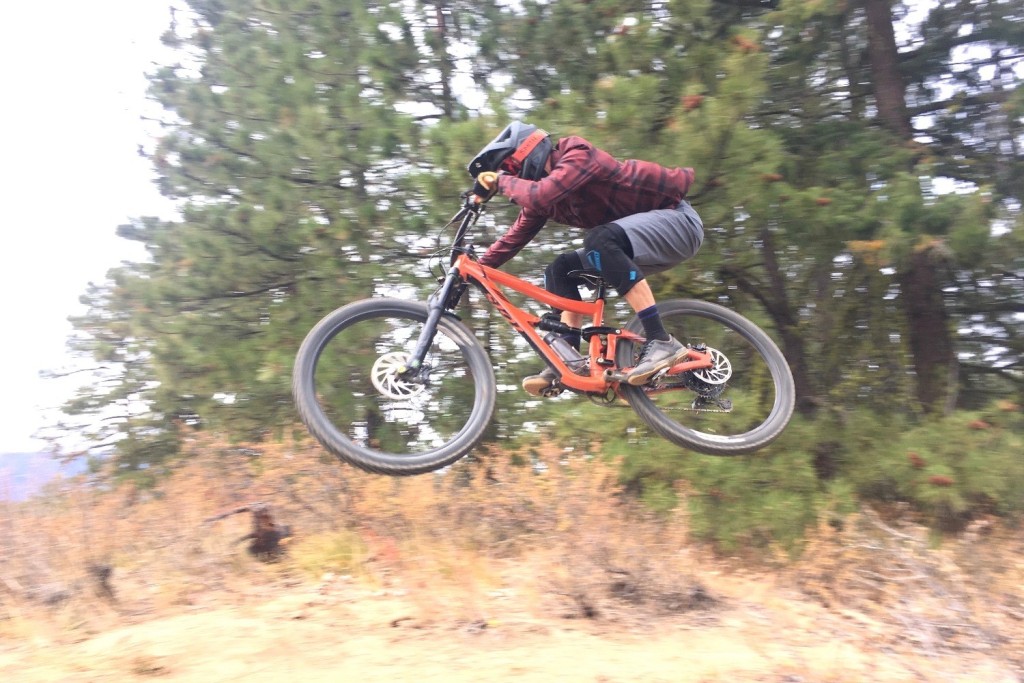 leatt mtb 4.0 enduro - the mtb 4.0 enduro is a dh-certified convertible model that performs...