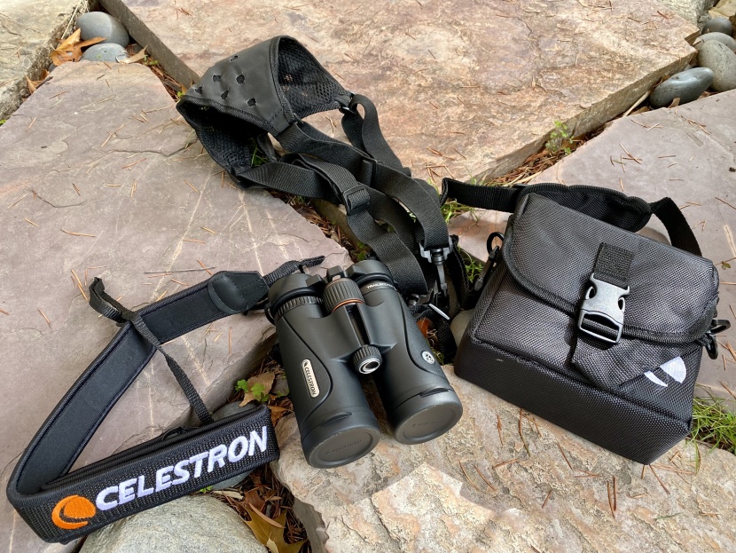 celestron trailseeker ed 8x42 - showing all of the accessories included with the trailseeker.