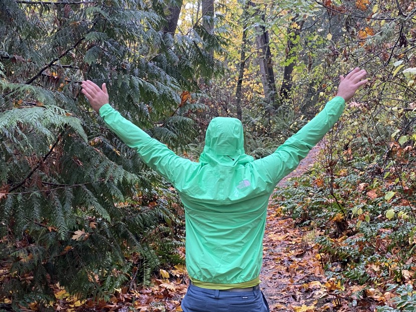 the north face flight lightriser futurelight - one of this model's highlights is its stretchy fabric and athletic...