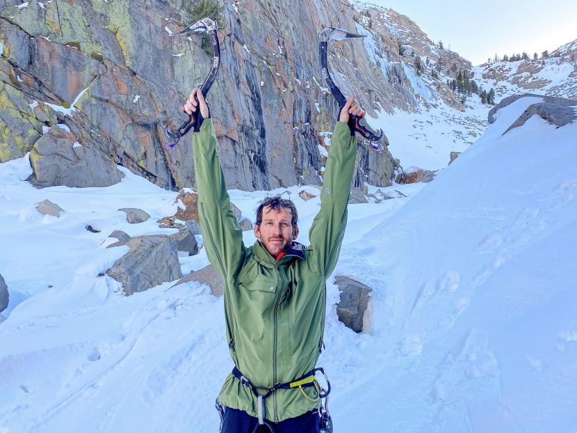 black crows ventus 3l gore-tex light - the baggier fit seemed to help the waist hem and wrist cuffs stay in...