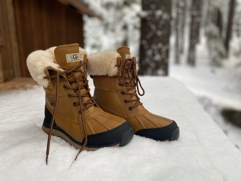 winter boots womens - if you like a fur collar, we love the one on the ugg adirondack...