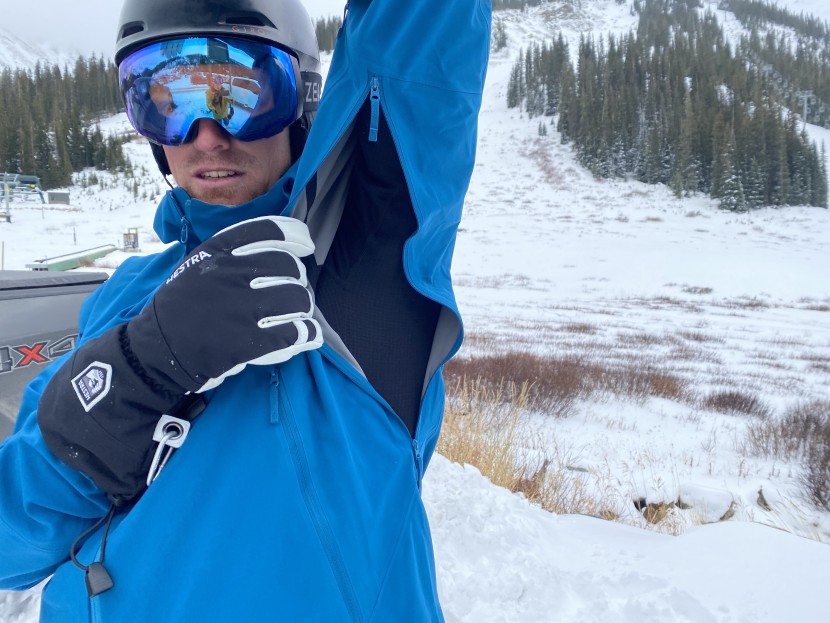 arc'teryx procline - long armpit vents allow with large pull tabs allow you to dump heat...