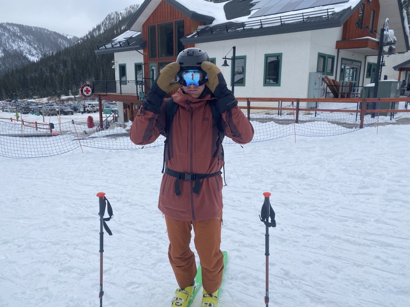 outdoor research skytour ascentshell - the skytour looks decent on the slopes and in the backcountry, but...