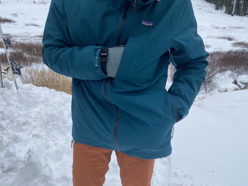 large handwarmer pockets and one chest pocket allow plenty of storage.