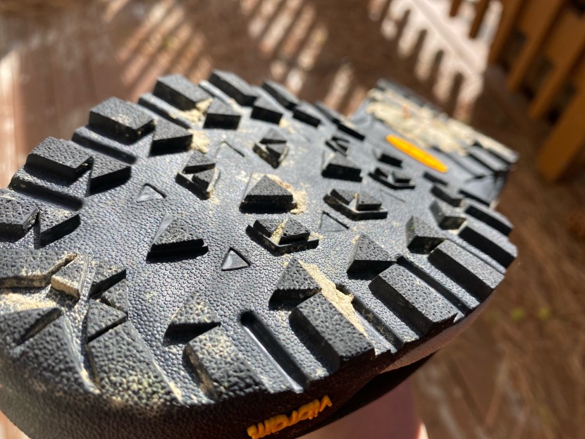 danner inquire mid insulated - the lugs on the inquire are far more minimal than some other...