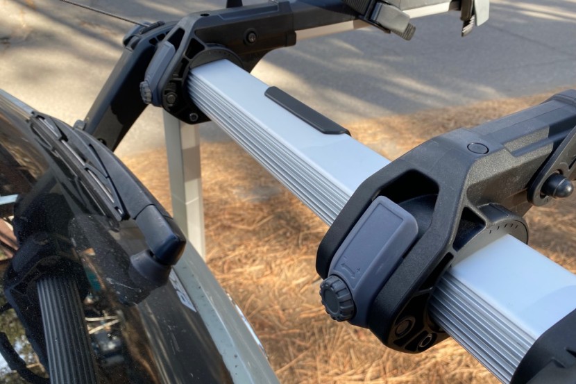 thule outway hanging 2 - the support arms can be adjusted side to side to work with different...