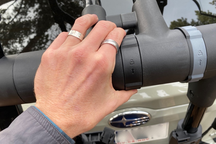 yakima fullback 2 - three locking dials in the "hub" control the angles of the upper...