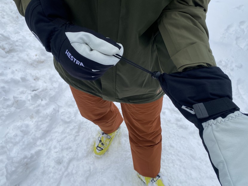 hestra army leather heli - large gauntlet cuffs and a waterproof membrane provide lots of...