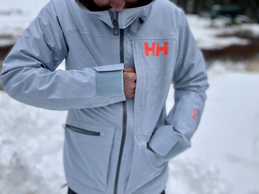 helly hansen powderqueen 3.0 - we like the cool oversized pockets of a more utilitarian style.