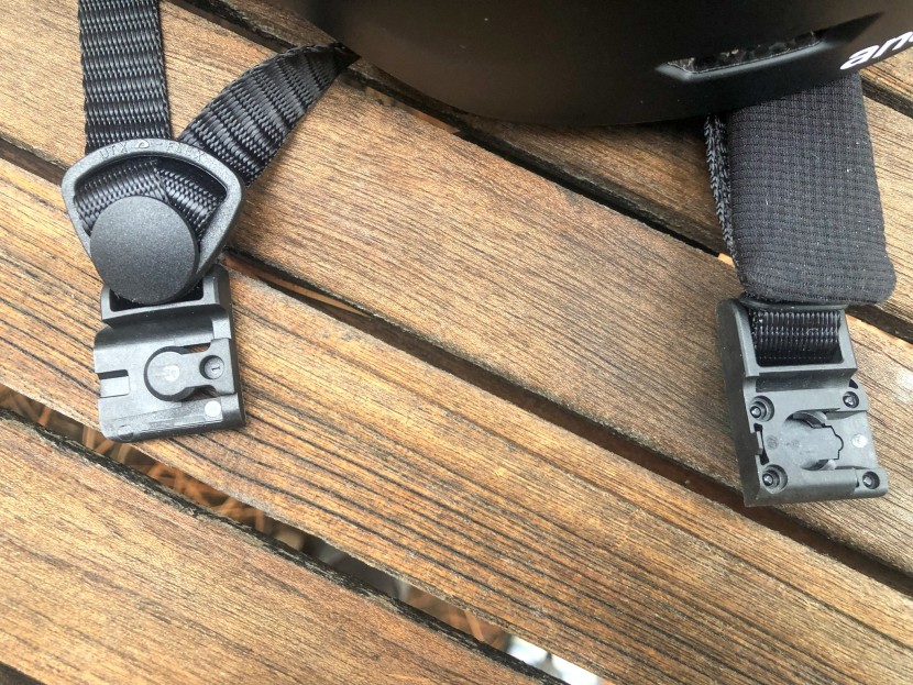 anon logan wavecel - magnetic buckles make a huge difference in the snow sports world as...