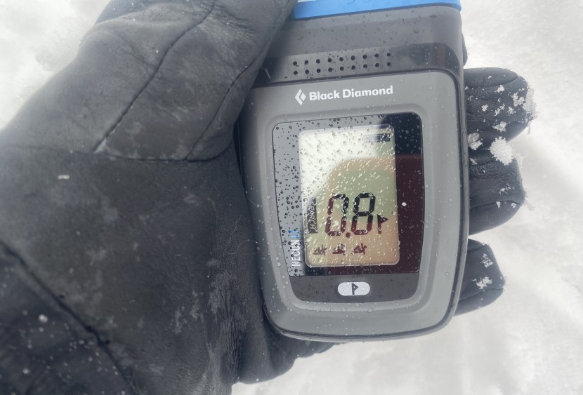 black diamond recon lt - the recon lt uses up to three small "buried person" icons on the...