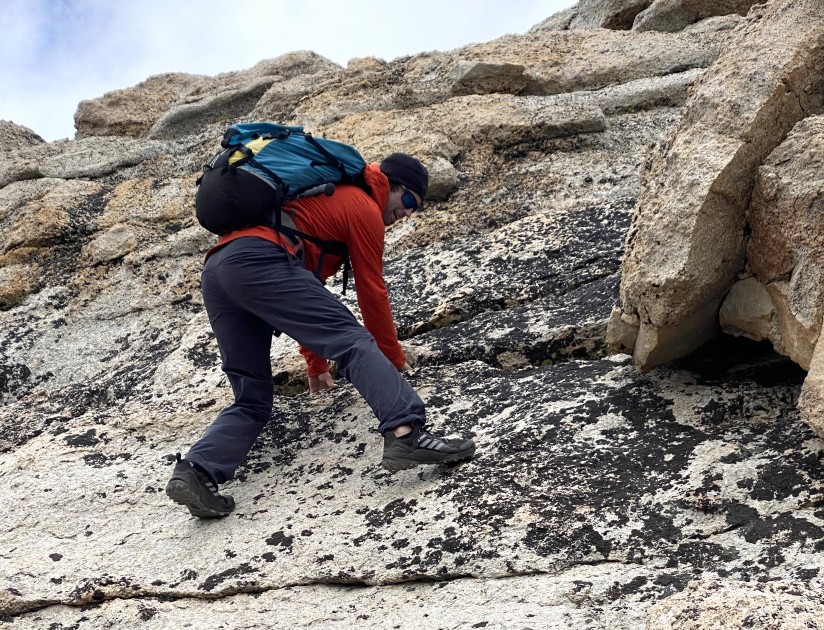 adidas terrex swift r3 gore-tex - scrambling up the final block to reach the summit of vogelsang peak...