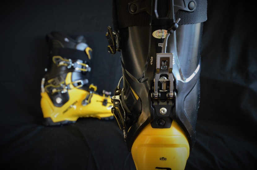 the lever on the spine easily flips the boot into walk mode.