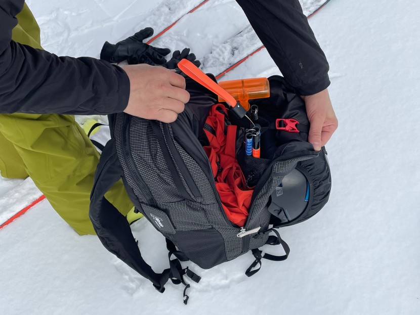 black diamond jetforce ul - the avy tools are kept in the primary compartment, separated by a...