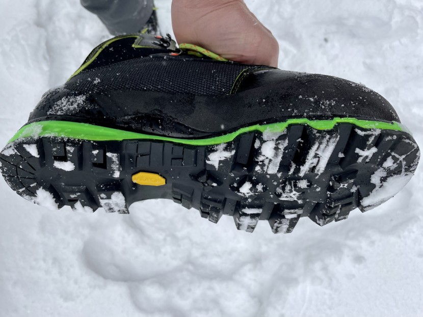 salewa vultur vertical gore-tex - the vultur's thick sole and deep lugs.