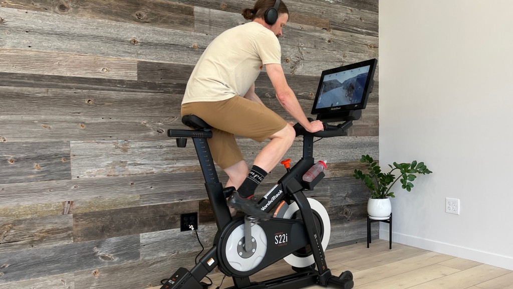 nordictrack commercial s22i studio cycle - the nordictrack's adjustable incline, autoadjust, and compatibility...
